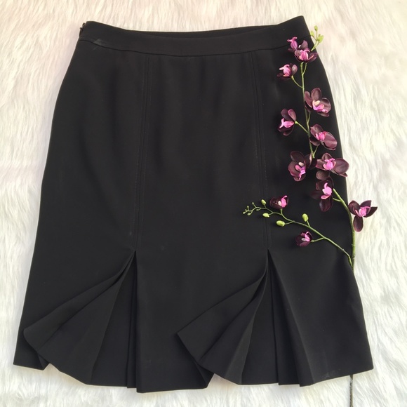 Ann Taylor Black Pencil Skirt Size 4P - Picture 2 of 9